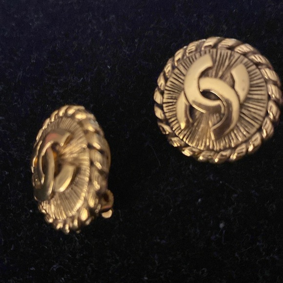 Chanel Clip Earrings - Picture 9 of 10